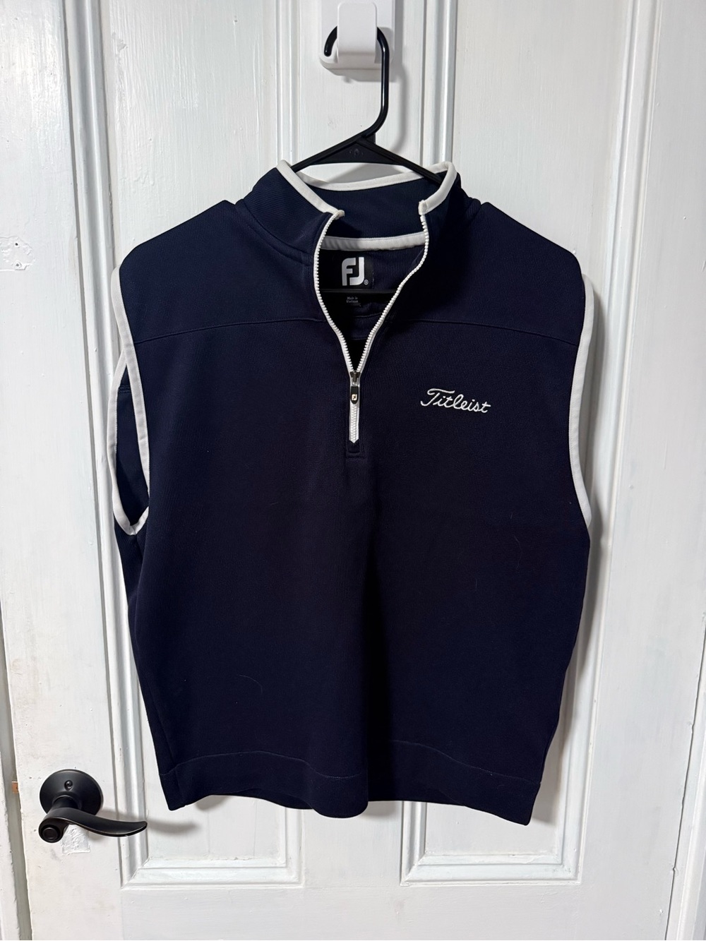 Titleist FootJoy Men’s Navy Zip‑Up Sleeveless Golf Vest with White Trim S